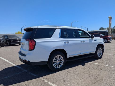 Used 2024 GMC Yukon SLT image 4