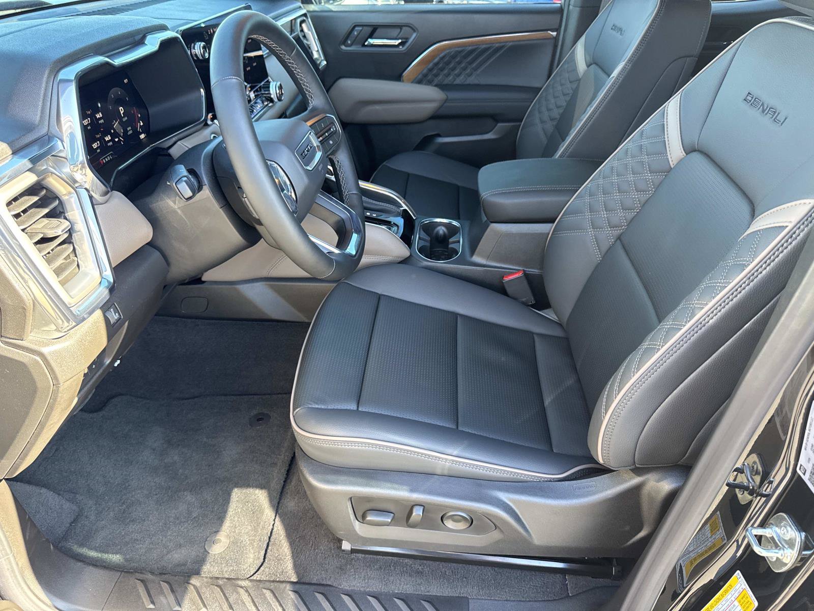 Used 2026 GMC Canyon Denali AWD/4WD image 24