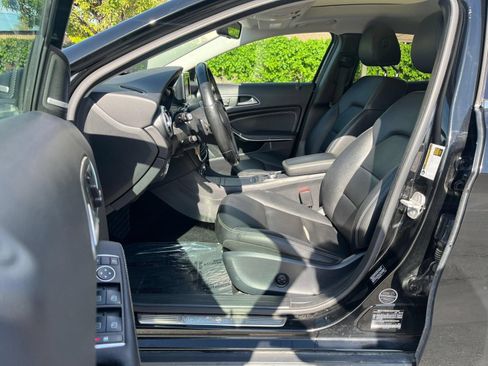 Used 2015 Mercedes-Benz GLA 250 4MATIC image 12