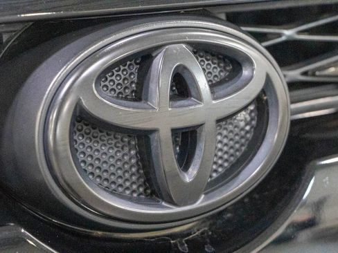 Used 2016 Toyota 4Runner SR5 image 22