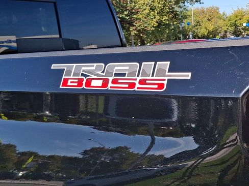 Used 2020 Chevrolet Silverado 1500 LT Trail Boss AWD/4WD image 30