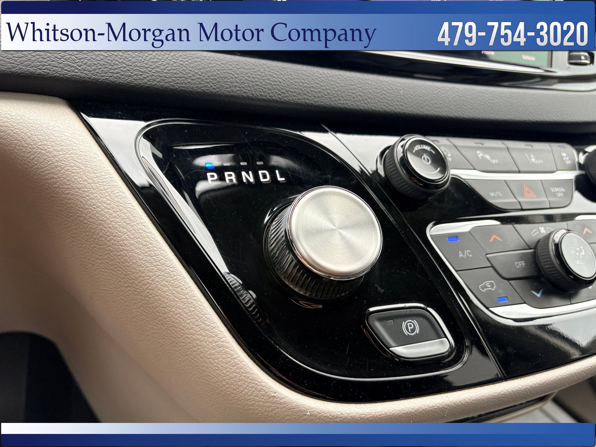 Used 2024 Chrysler Pacifica Touring-L FWD image 31