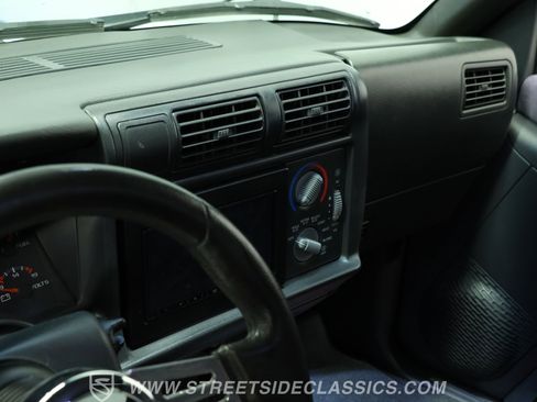 Used 1995 Chevrolet S10 Pickup LS image 40