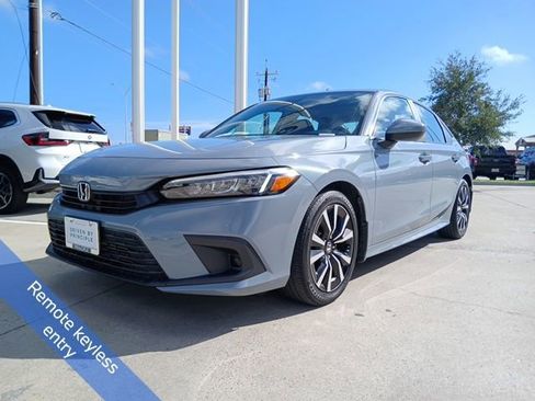 Used 2023 Honda Civic EX image 3