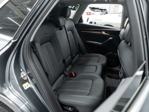 Used 2023 Audi Q5 2.0T Premium Plus w/ Premium Plus Package AWD/4WD image 13