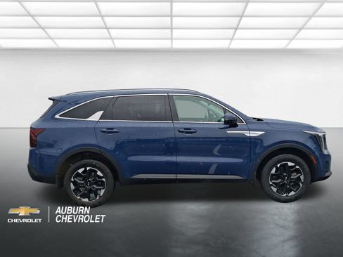 Used 2024 Kia Sorento S AWD/4WD image 2