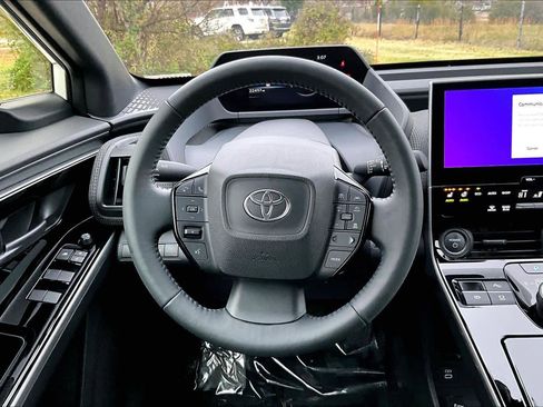 Used 2024 Toyota bZ4X XLE image 5