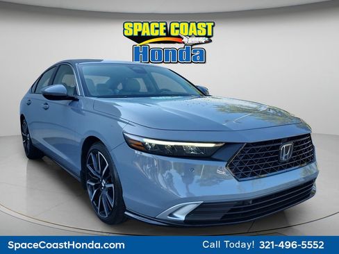 Used 2025 Honda Accord Touring image 13
