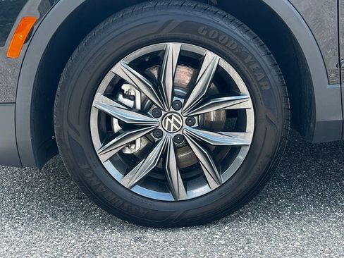 Used 2024 Volkswagen Tiguan SE image 7