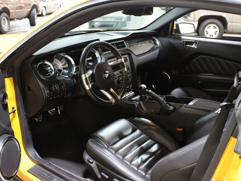 Used 2011 Ford Mustang GT RWD image 11
