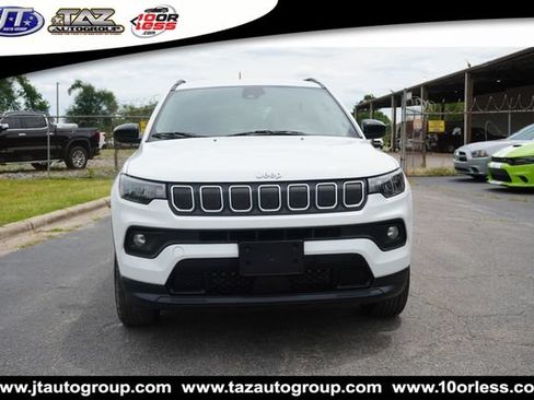 Used 2022 Jeep Compass Latitude AWD/4WD image 8
