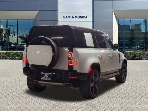 New 2026 Land Rover Defender 110 X-Dynamic SE image 5