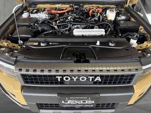 Used 2025 Toyota Land Cruiser image 25