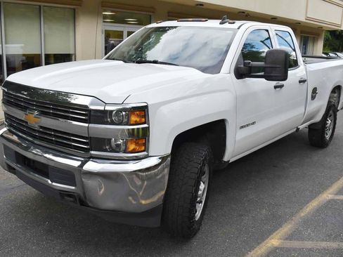 Used 2018 Chevrolet Silverado 3500 W/T RWD image 8