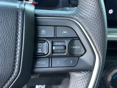 Used 2025 Toyota Tacoma TRD Sport image 25