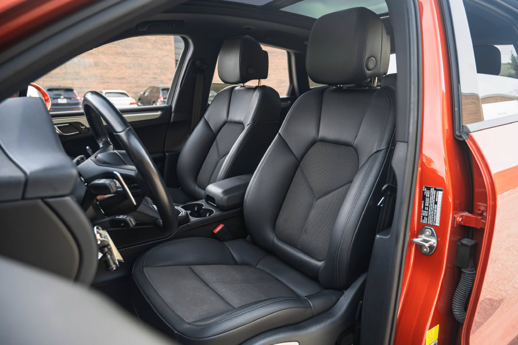 Used 2023 Porsche Macan AWD/4WD image 23