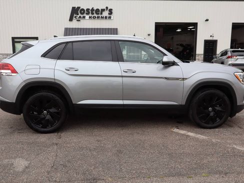 Used 2024 Volkswagen Atlas Cross Sport SE AWD/4WD image 9