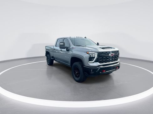 Used 2026 Chevrolet Silverado 2500 ZR2 AWD/4WD image 2