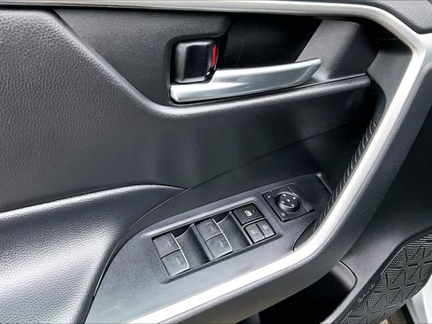 Certified 2023 Toyota RAV4 XLE image 31