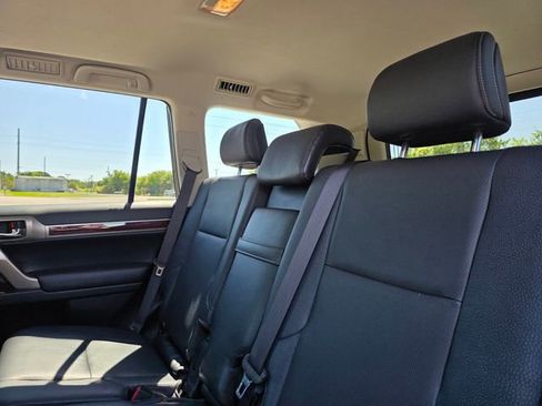 Used 2016 Lexus GX 460 w/ Premium Package image 17