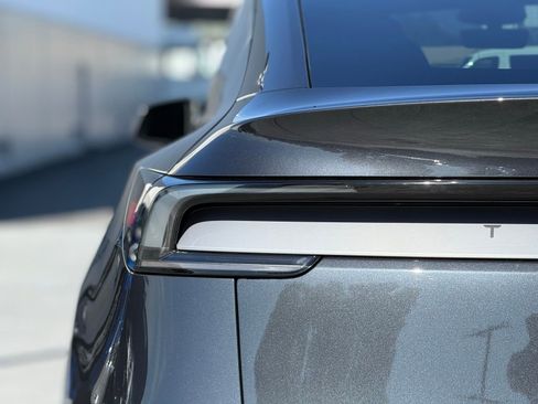 Used 2026 Tesla Model Y AWD image 10