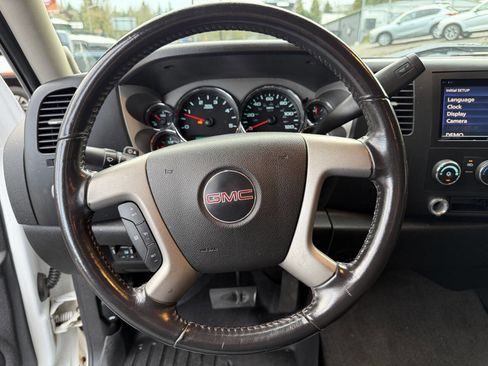 Used 2008 GMC Sierra 2500 SLE w/ Z71 Off-Road Package image 27