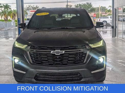 Used 2023 Chevrolet Traverse Premier FWD image 2