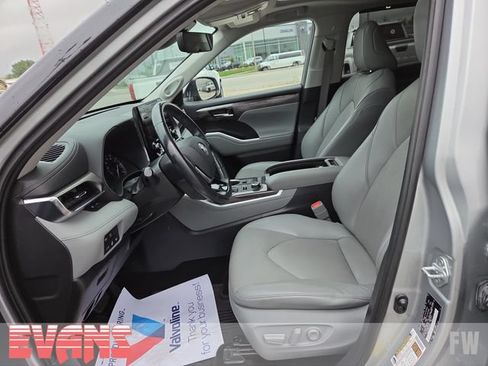 Used 2021 Toyota Highlander Limited AWD/4WD image 21