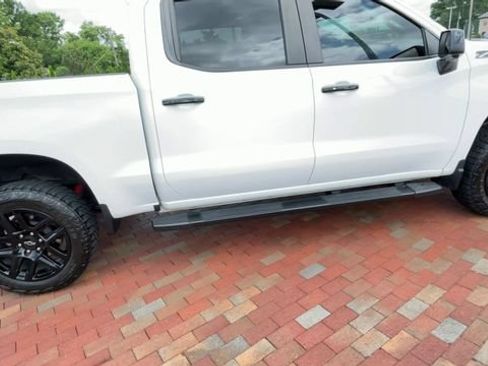 Used 2024 Chevrolet Silverado 1500 LT Trail Boss w/ LT Trail Boss Premium Package AWD/4WD image 2