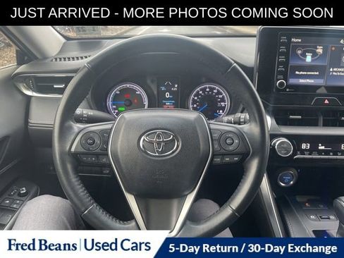 Used 2021 Toyota Venza LE image 14