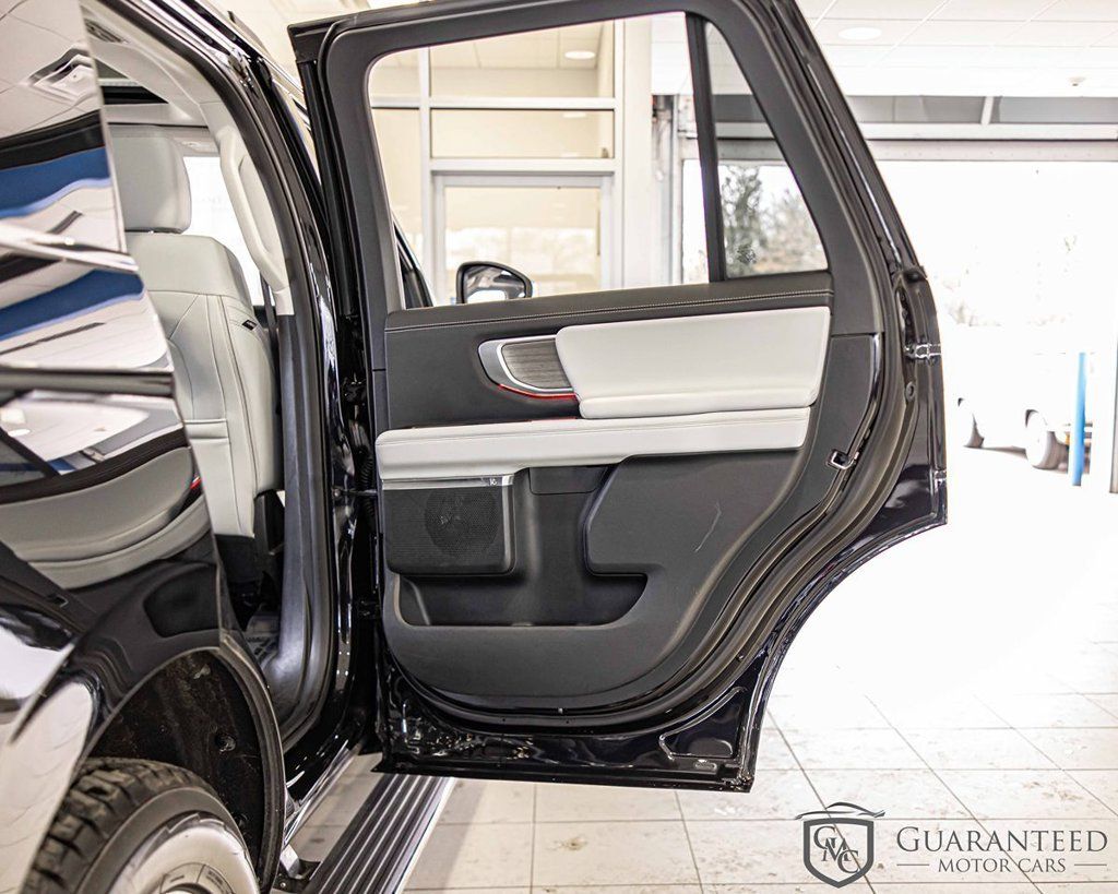 Used 2025 Ford Expedition Platinum AWD/4WD image 41