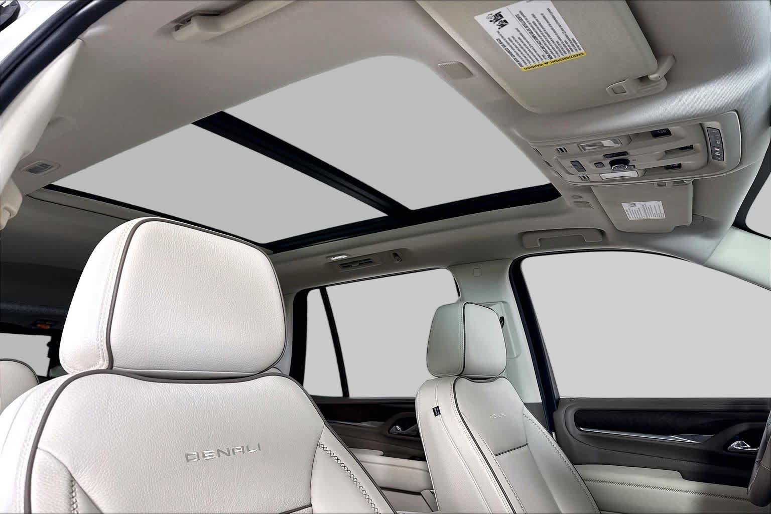 Used 2021 GMC Yukon Denali w/ Denali Premium Package RWD image 14