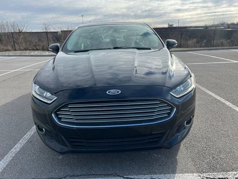 Used 2016 Ford Fusion SE w/ Equipment Group 202A image 2