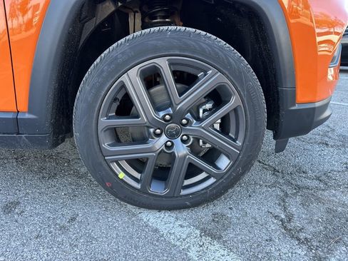 New 2026 Jeep Compass Latitude image 39