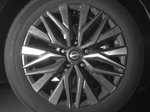 Used 2025 Nissan Altima 2.5 SV FWD image 13