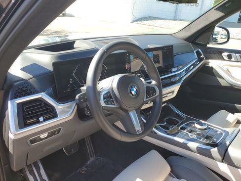 Certified 2023 BMW X7 xDrive40i w/ Executive Package image 10