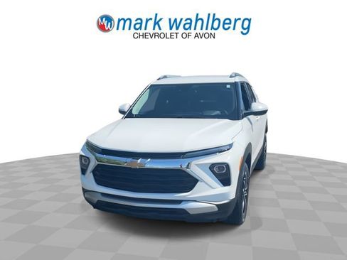 Certified 2025 Chevrolet TrailBlazer LT w/ Convenience Package AWD/4WD image 3