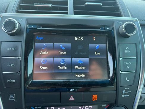 Used 2017 Toyota Camry XLE w/ Convenience Package FWD image 6