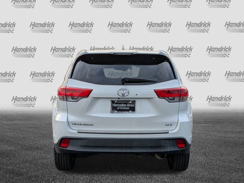 Used 2019 Toyota Highlander XLE image 9