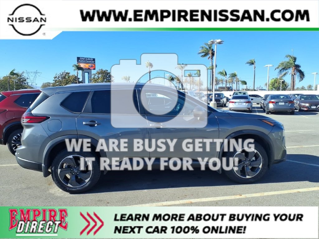 Certified 2024 Nissan Rogue SV w/ SV Premium Package FWD image 4