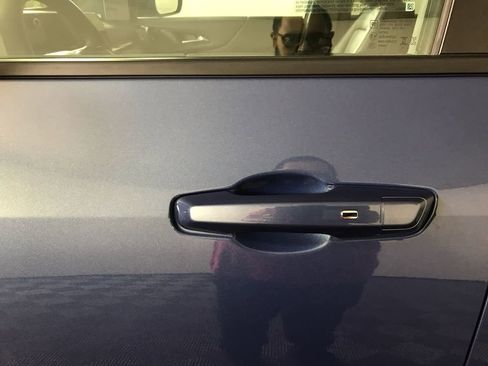 New 2026 Chevrolet Equinox LT w/ Convenience Package II image 8