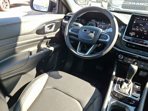 New 2025 Jeep Compass Limited w/ Sun & Sound Group image 10