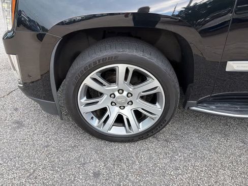 Used 2020 Cadillac Escalade Luxury AWD/4WD image 9