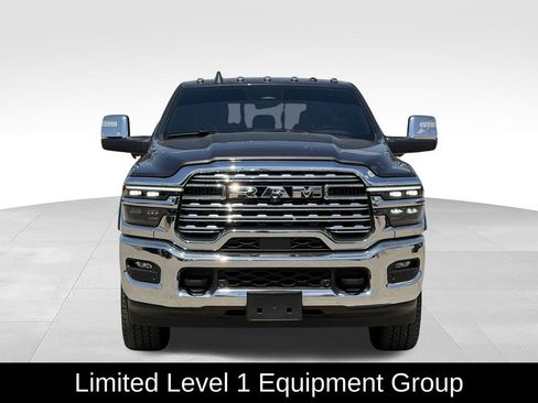 Used 2025 RAM 2500 Limited AWD/4WD image 3