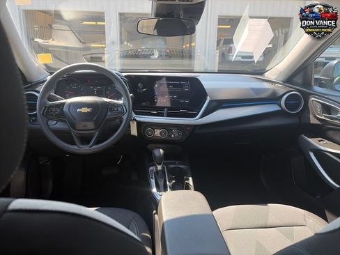 Used 2026 Chevrolet Trax LS FWD image 12
