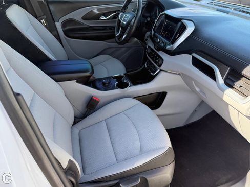 Certified 2022 GMC Terrain SLE image 9