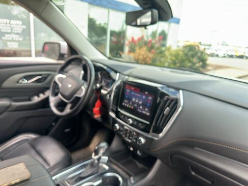 Used 2021 Chevrolet Traverse RS AWD/4WD image 12