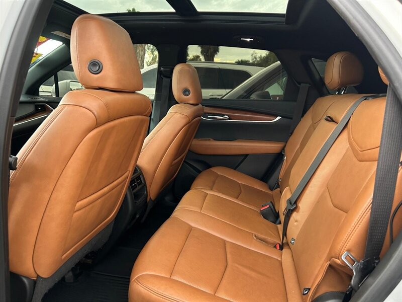 Used 2020 Cadillac XT5 Premium Luxury FWD image 17