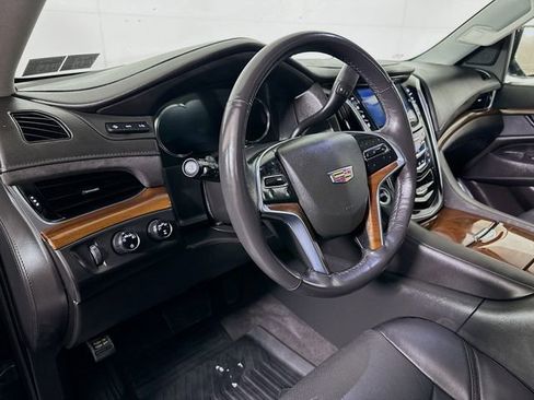 Used 2020 Cadillac Escalade ESV Luxury w/ Escalade Sport Edition image 9