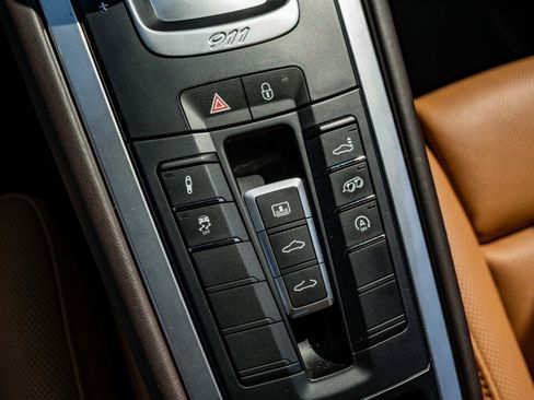 Used 2018 Porsche 911 Carrera S RWD image 13